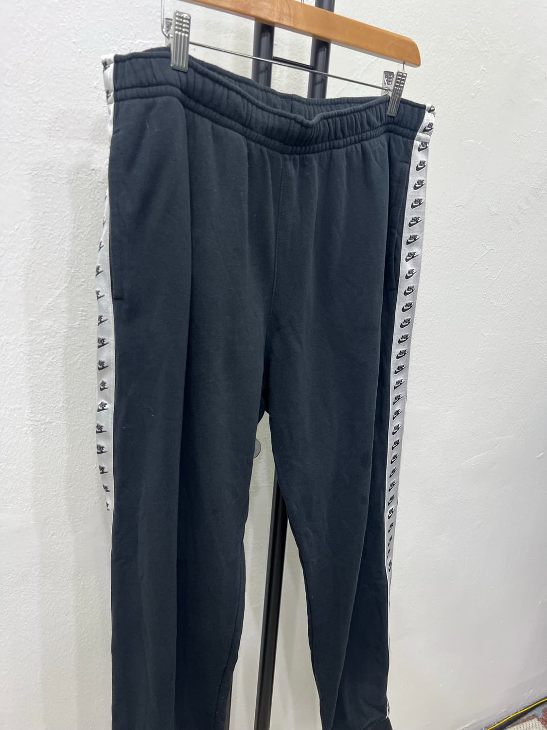 정품) 나이키 로고 테이프 조거팬츠 XL 상품이미지2