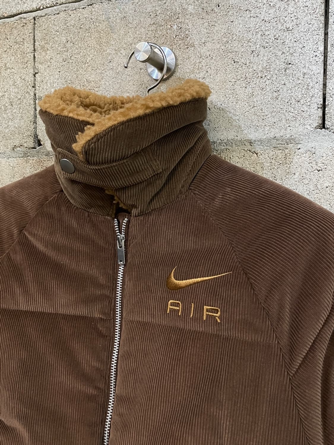 나이키 우먼스 에어 코듀로이 크롬 패딩 상품이미지4