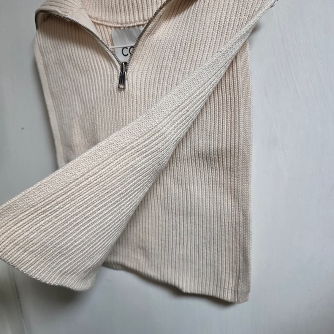 새상품) COS 빕 코스 하프집업 베스트 아이보리 상품이미지7