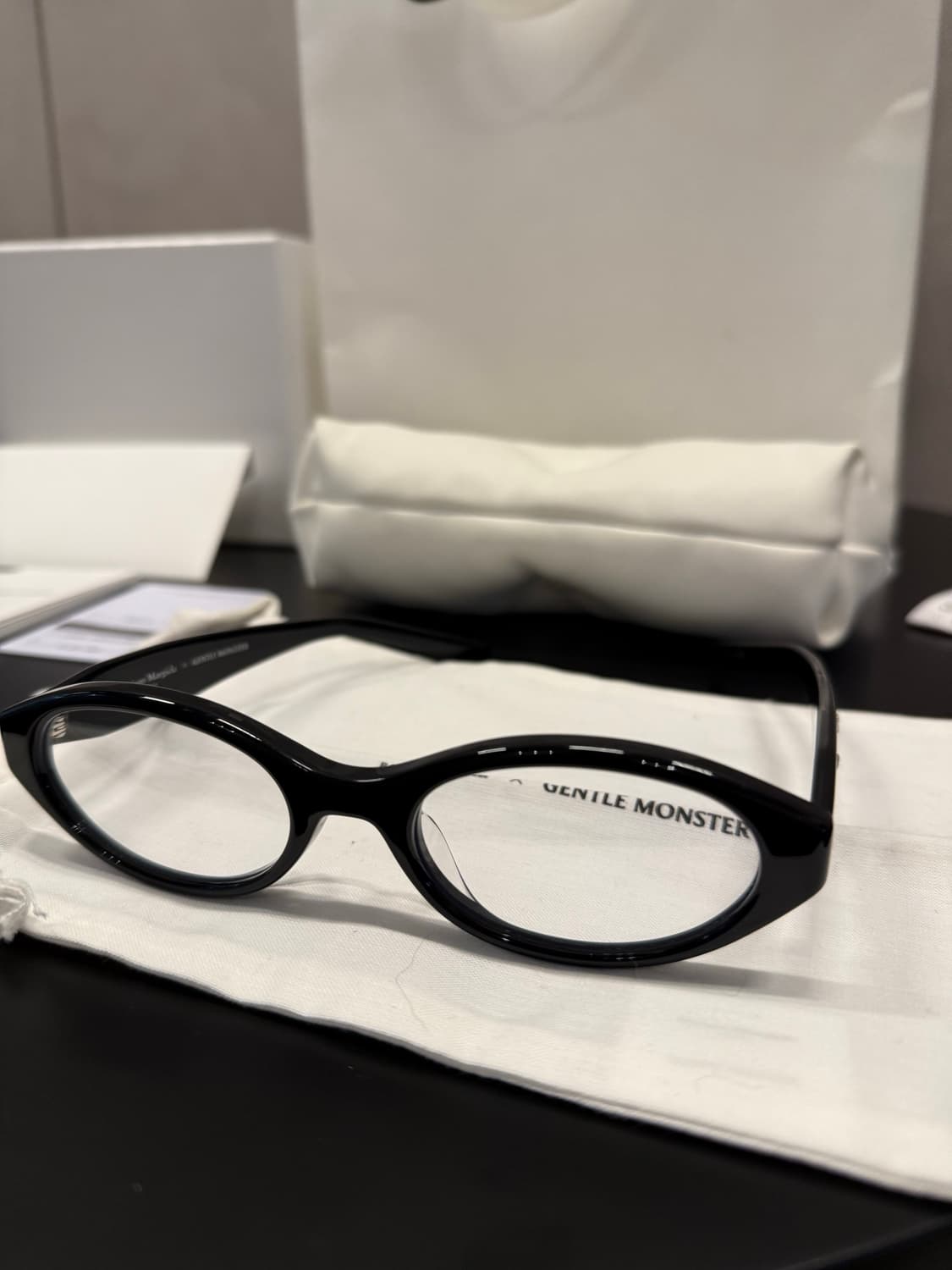 메종 마르지엘라 x 젠틀몬스터 뿔테 안경 MM209 상품이미지3