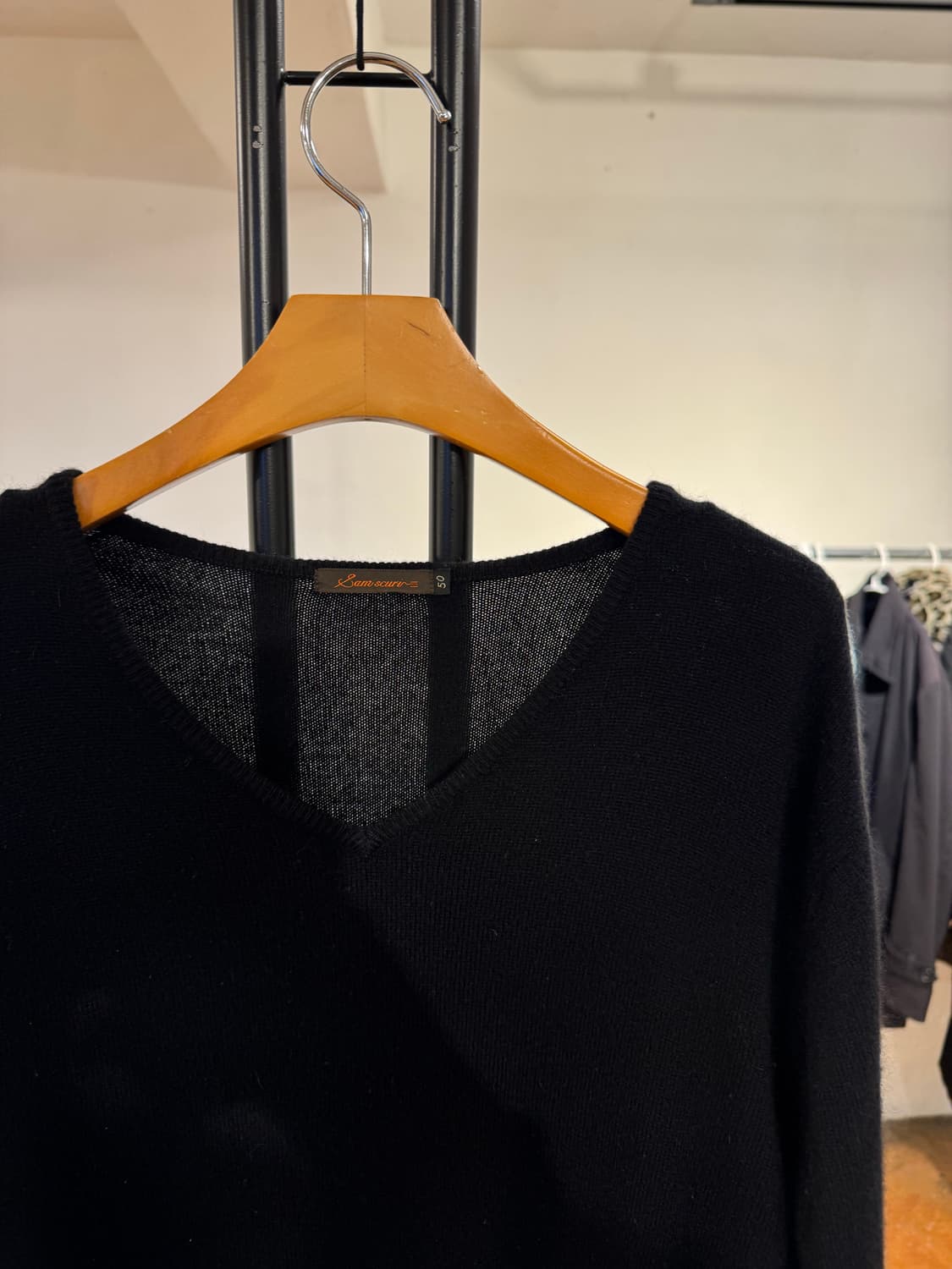 딥 브이넥 캐시미어 100 니트 / XL 사이즈 상품이미지3