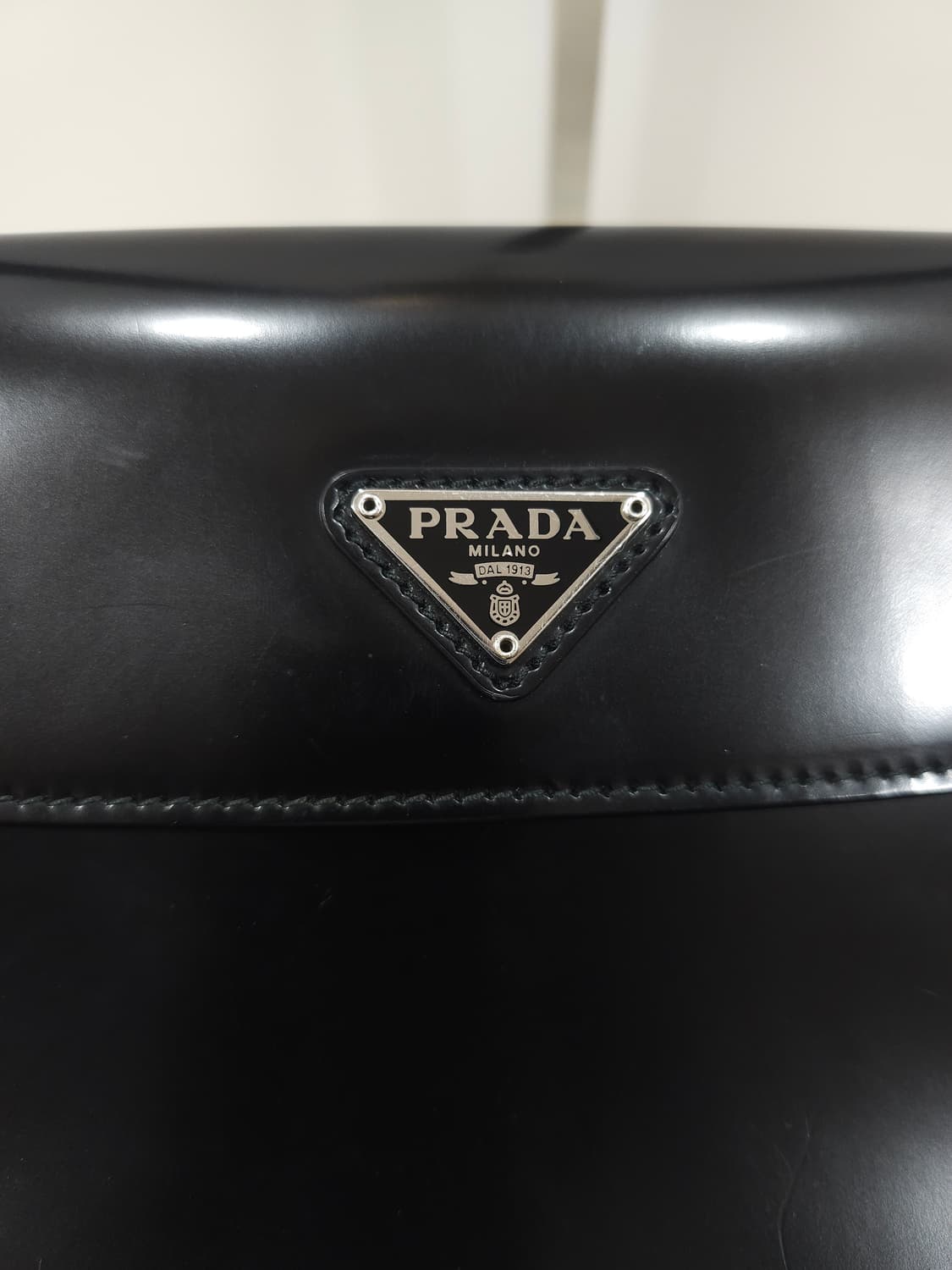 프라다 클레오 브러시드 레더 플랩 숄더백 상품이미지3