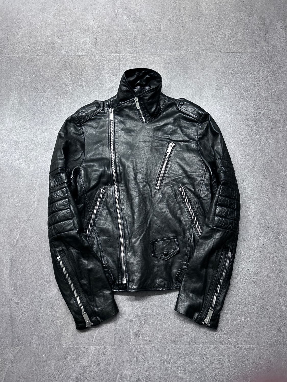 질 스튜어트 비대칭 하이넥 멀티 지퍼 레더 자켓 상품이미지3