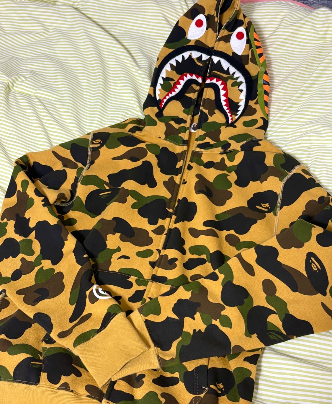 베이프 샤크 후드집업 황계 M 상품이미지1