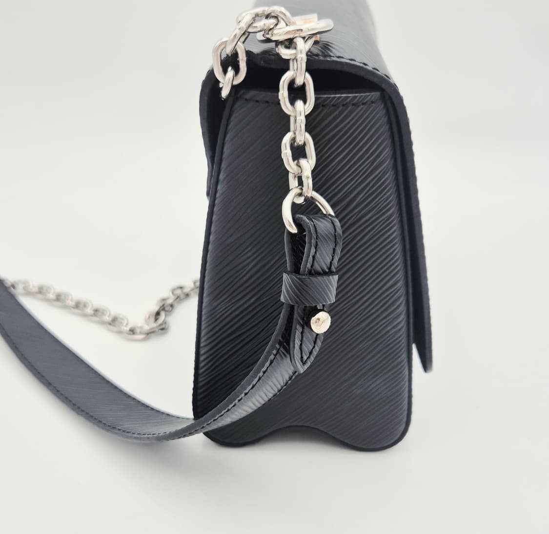 루이비통 에삐 트위스트MM 숄더백 M50282 상품이미지5