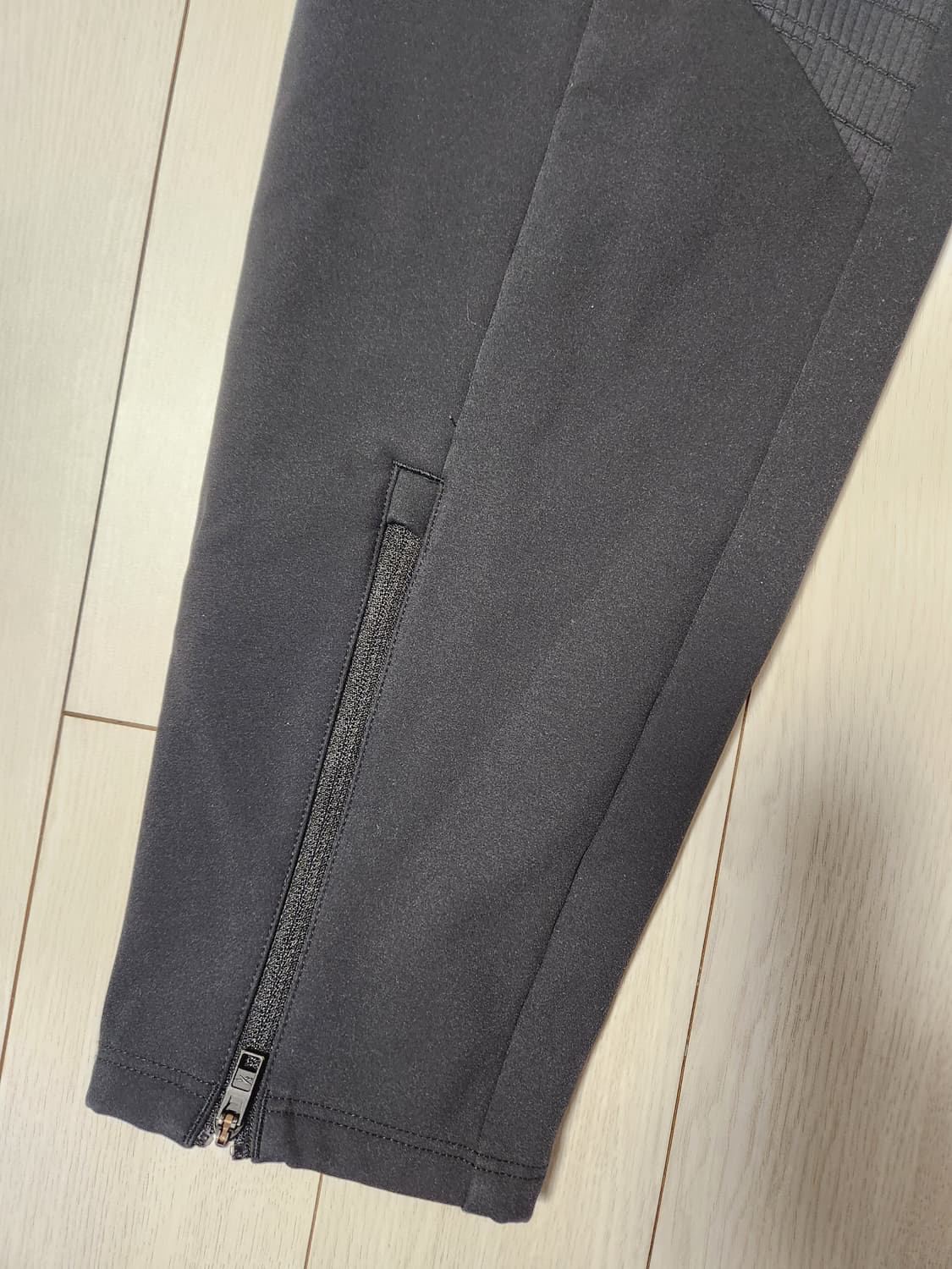 새상품급) 리복 TS 써모웜 컨트롤 트레이닝 팬츠 GI5304 사이즈L
 상품이미지8