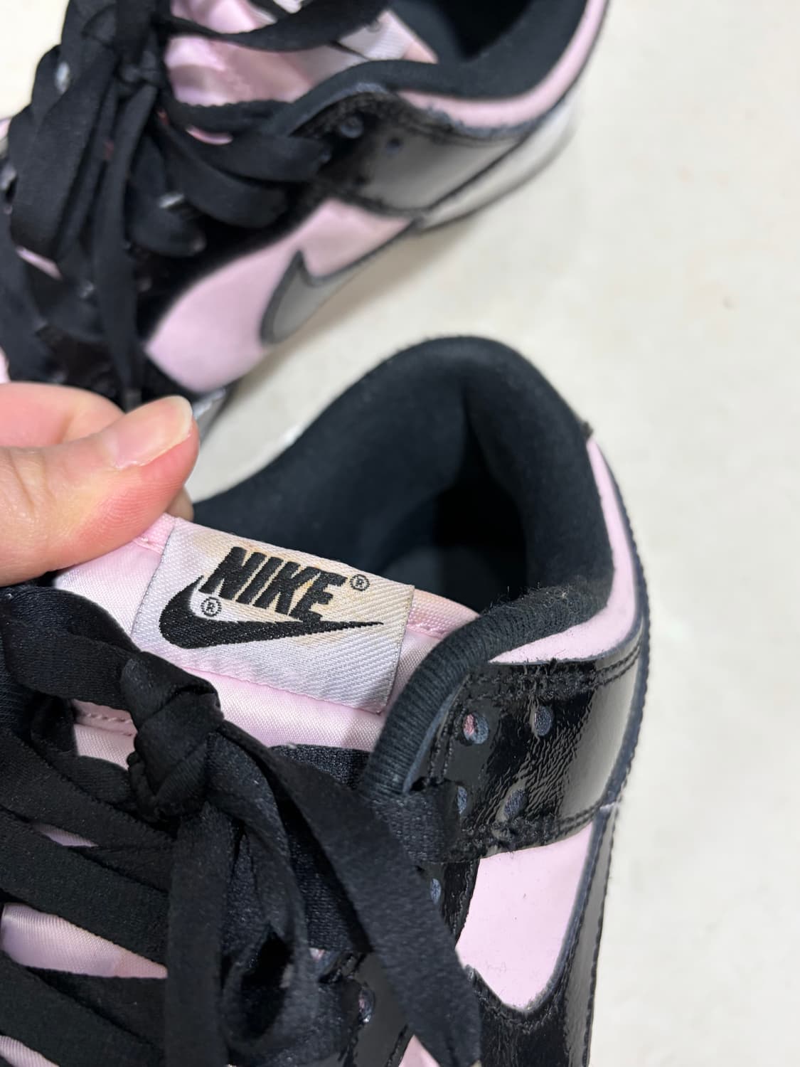 (W) 나이키 덩크 로우 에센셜 핑크 폼 블랙 235 상품이미지3