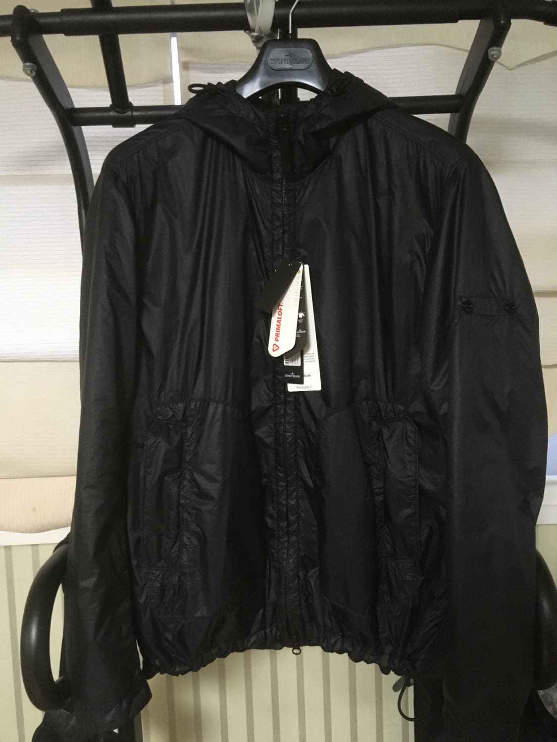 스톤아일랜드 프리마로프트 후드 자켓 블랙 판매합니다  상품이미지2