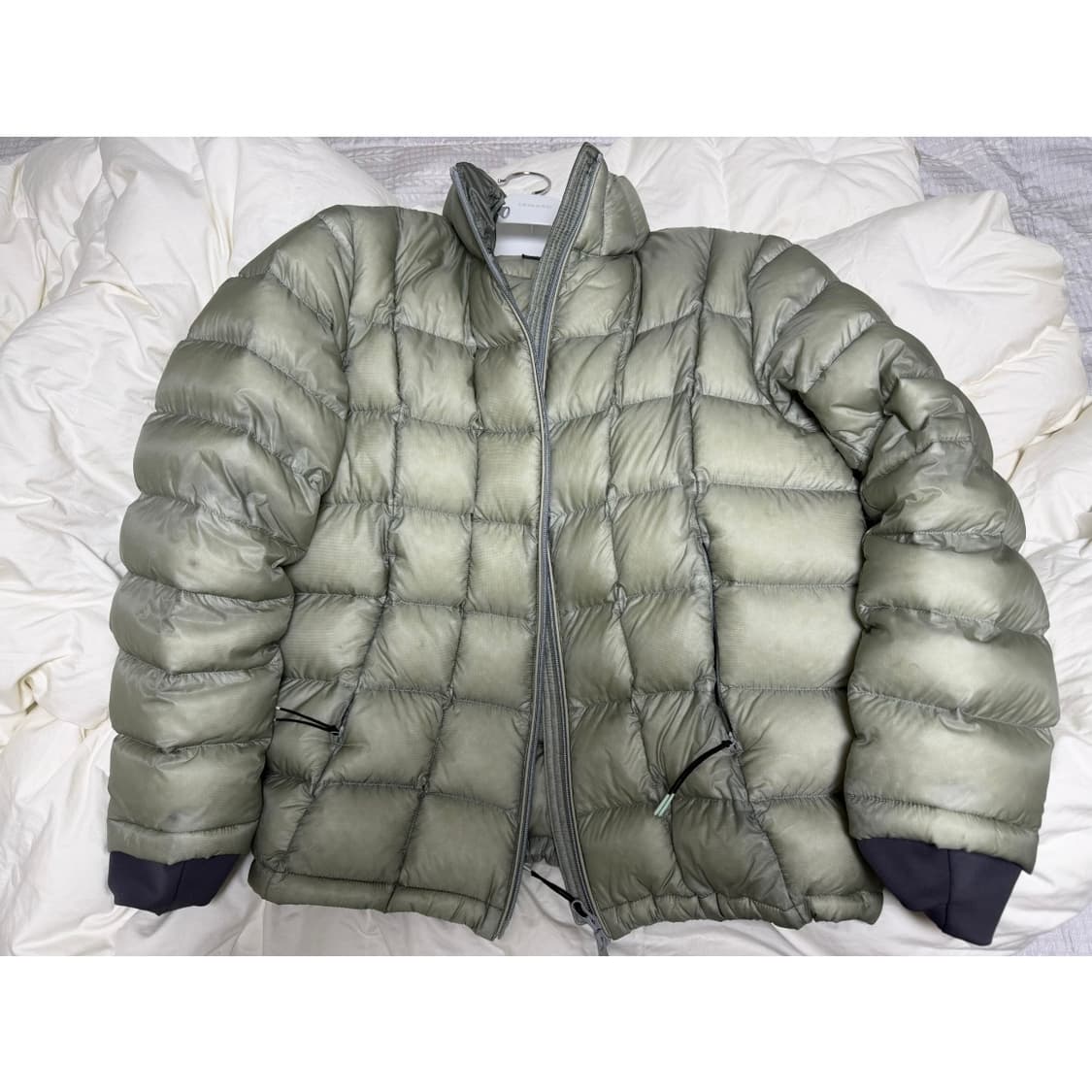 (1) 999휴머니티 모듈러 라이트 그레이 경량 패딩 상품이미지2