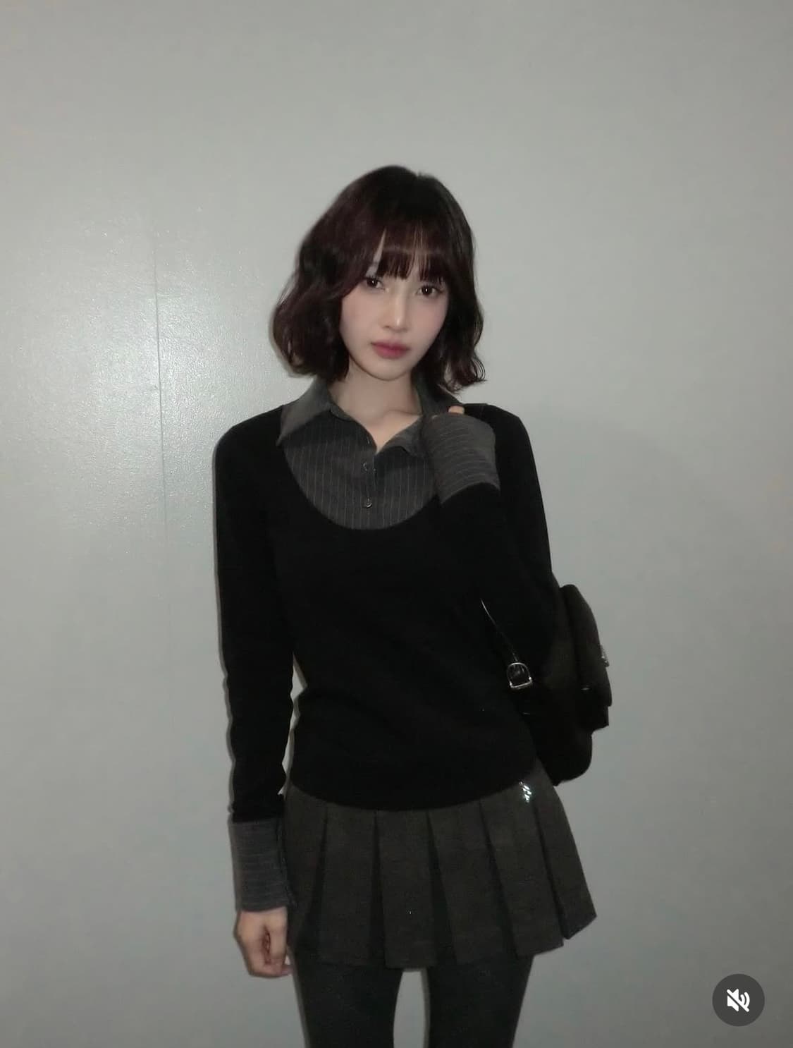 아크메서드 모노 셔츠 레이어드 탑 (블랙 & 그레이) 상품이미지6
