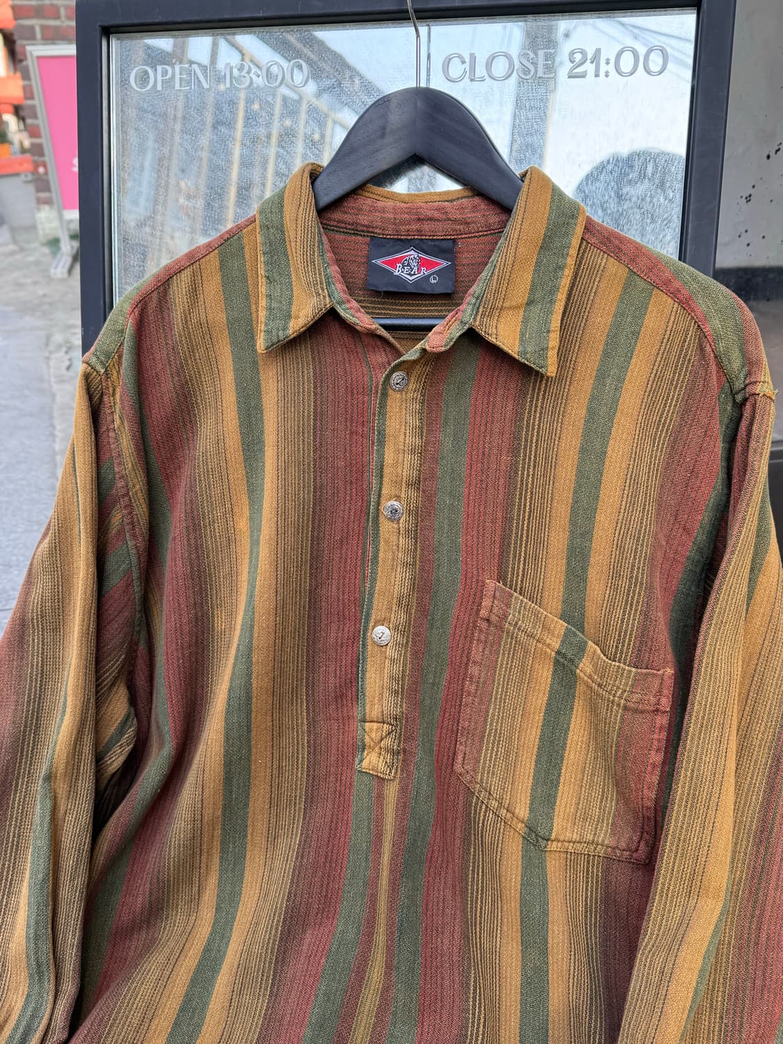 Bear 스트라이프 패턴 풀오버 셔츠 상품이미지2