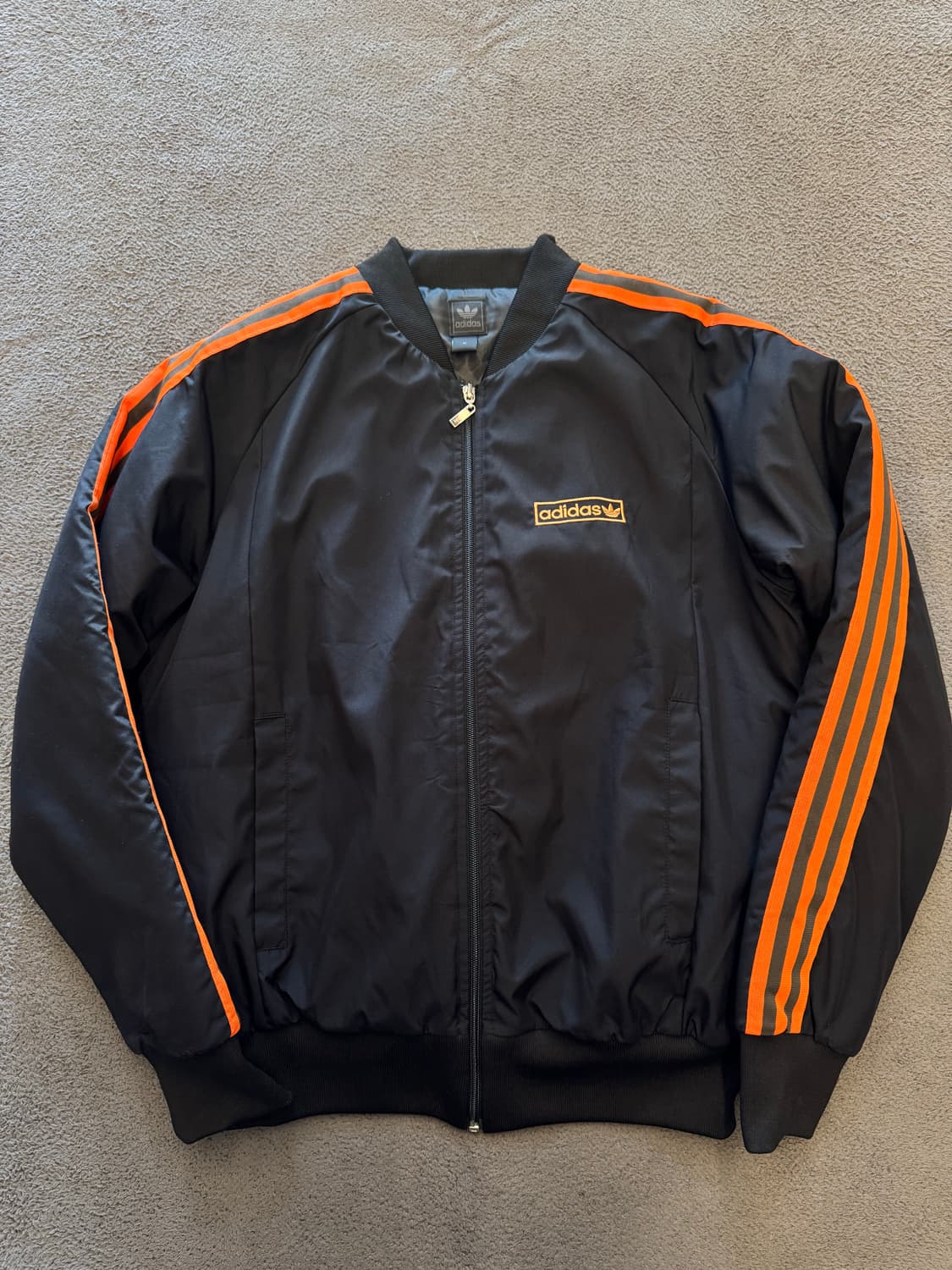 아디다스 올드스쿨 빅로고 봄버자켓 처분  상품이미지1