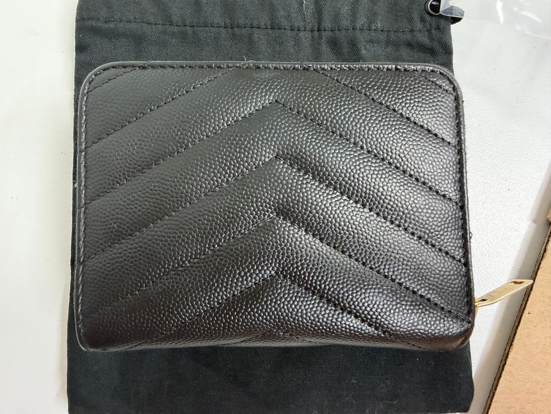 [정품] 입생로랑 컴팩트 지퍼 반지갑  상품이미지3