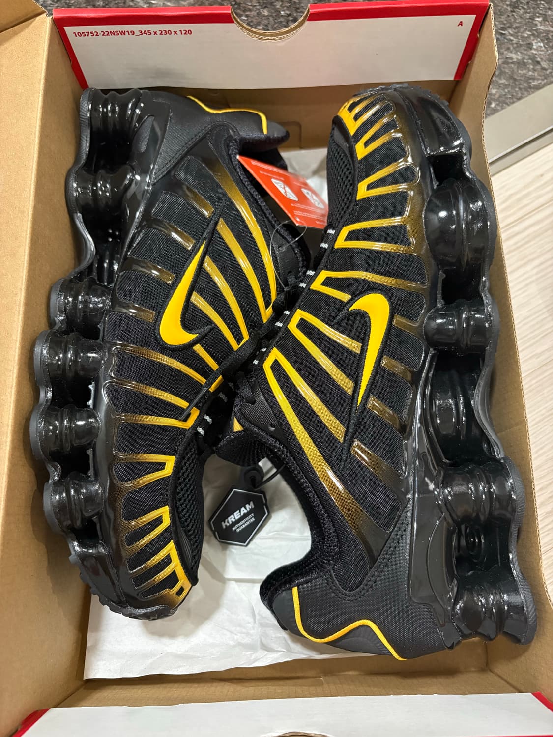 나이키 샥스tl 블랙 유니버시티 골드 285사이즈 상품이미지3