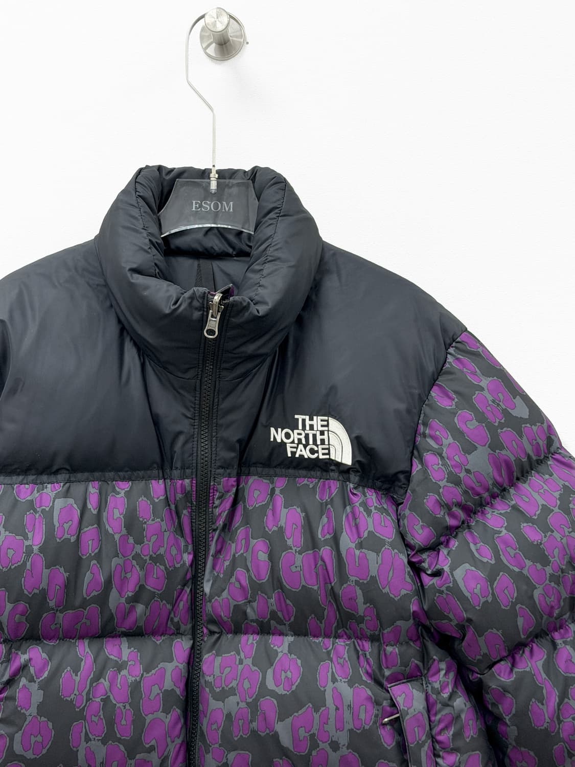 노스페이스 퍼플 레오파드 레트로 눕시 다운 상품이미지2