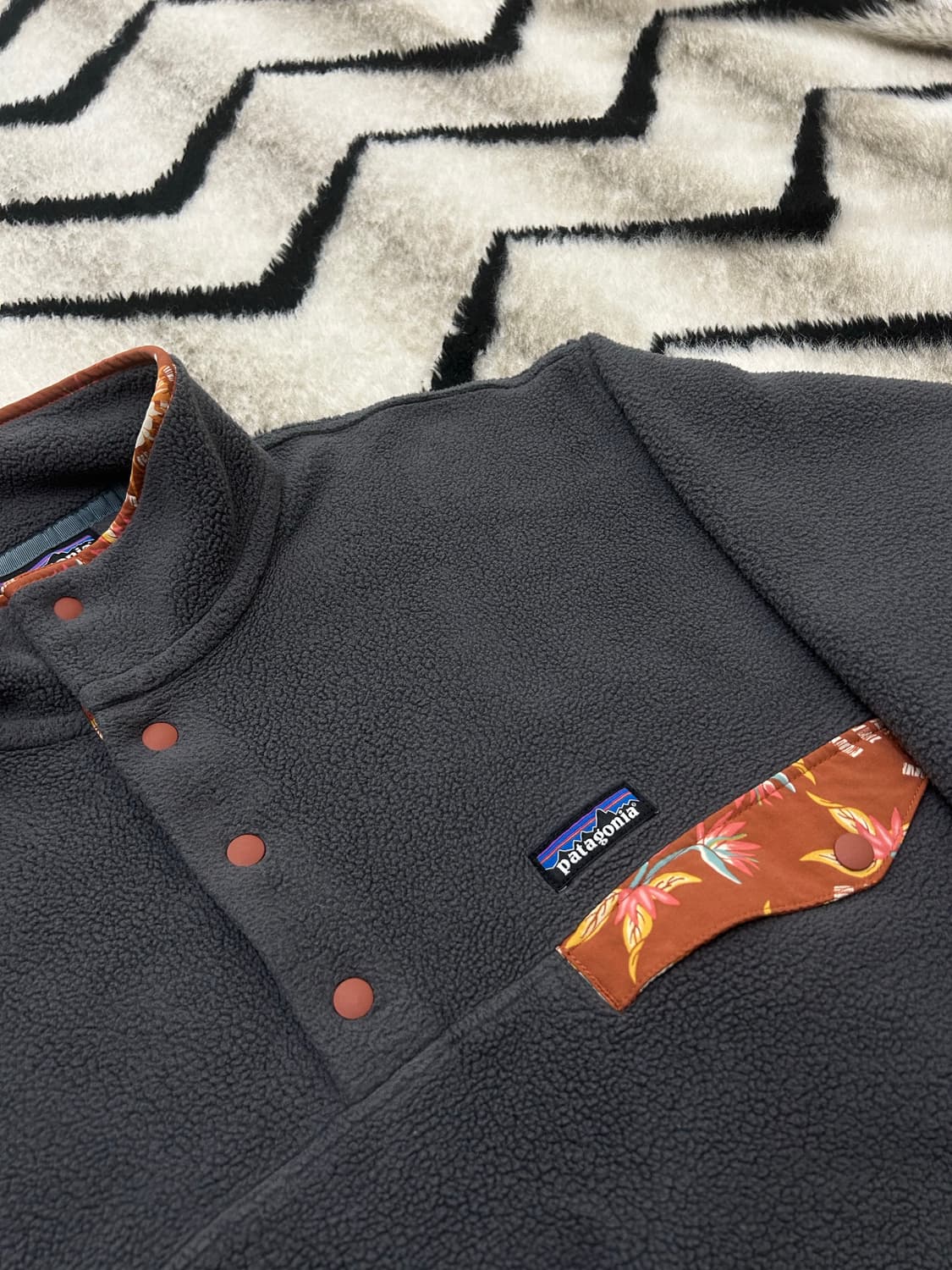 [M]파타고니아 신칠라 풀오버 플리스 플라워 포켓 상품이미지1