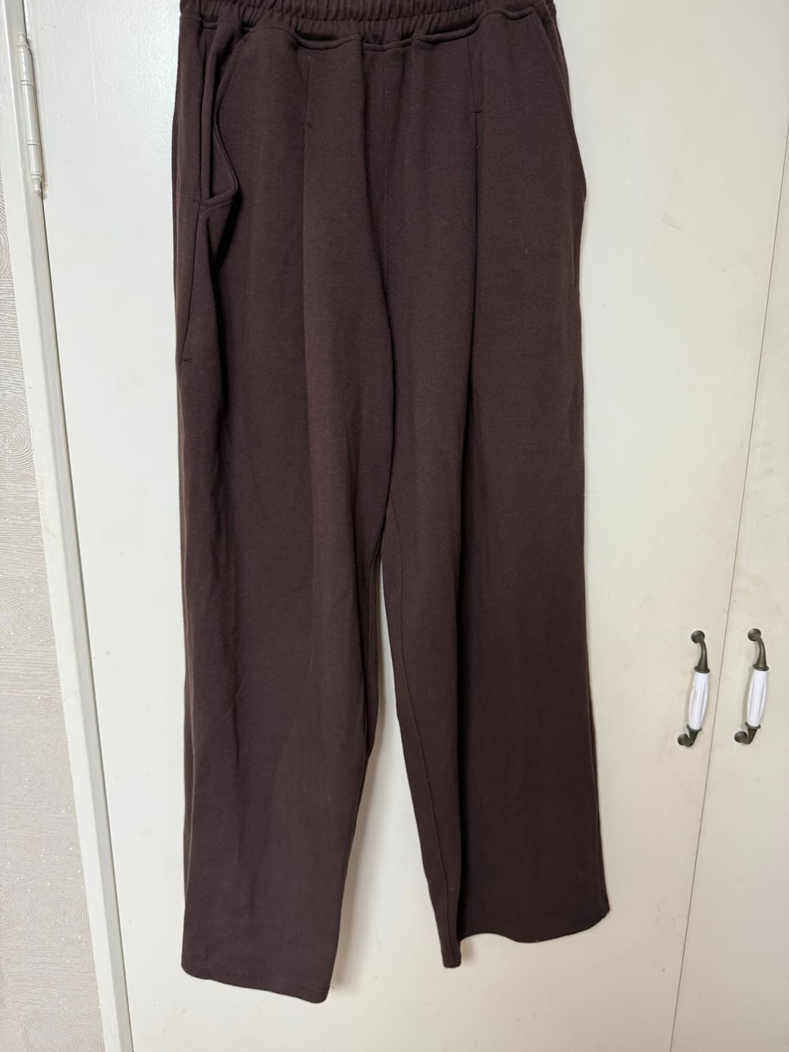 제로 Deep One Tuck Sweat Pants (Brown) 상품이미지1
