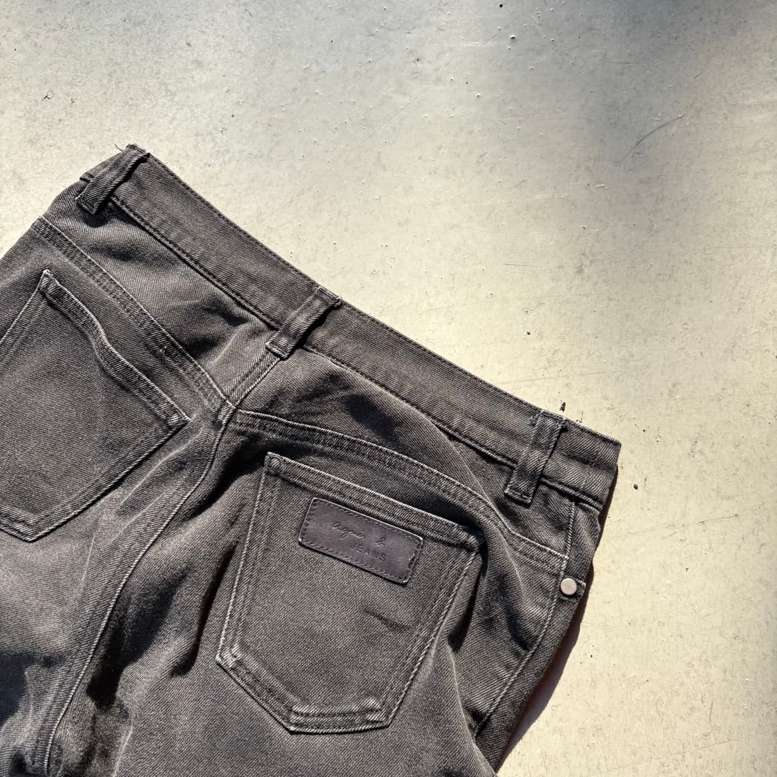 Agnès b.페이딩 블랙 플레어 데님 상품이미지5