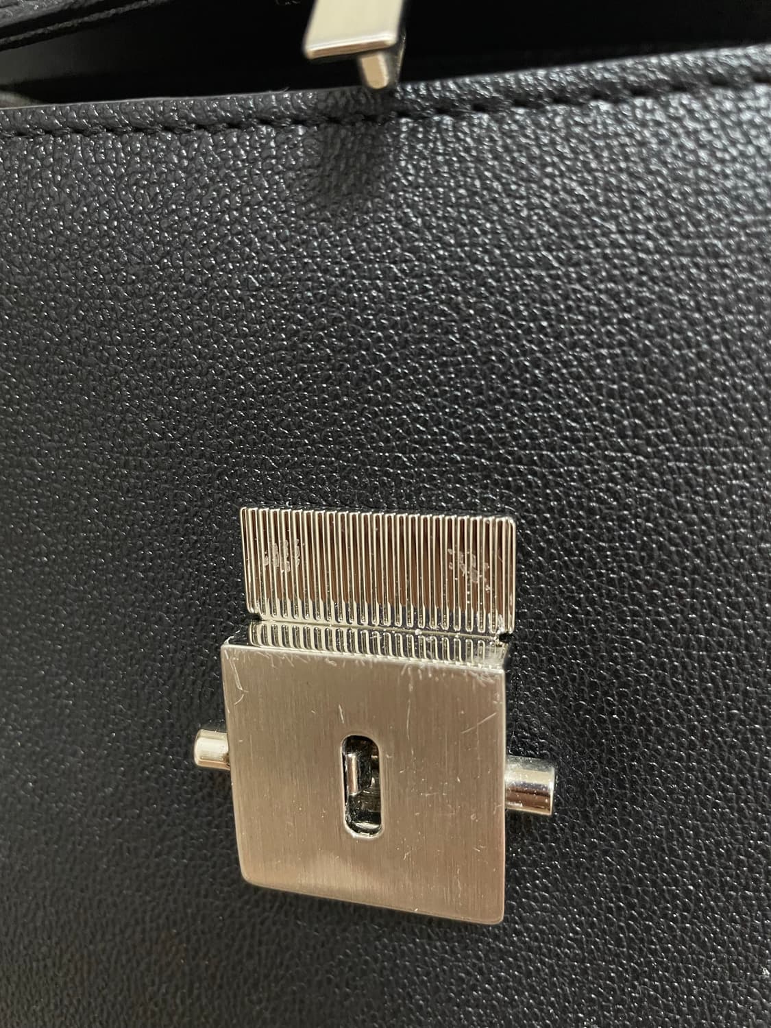 [새상품] 아.테스토니 블랙 핸드백 A.Testoni 이탈리아 명품백 상품이미지4