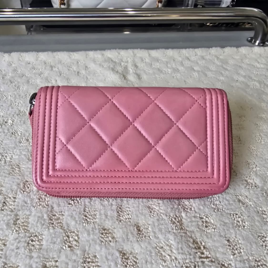 [중고/정품] 샤넬 보이샤넬 지퍼 장지갑 상품이미지2