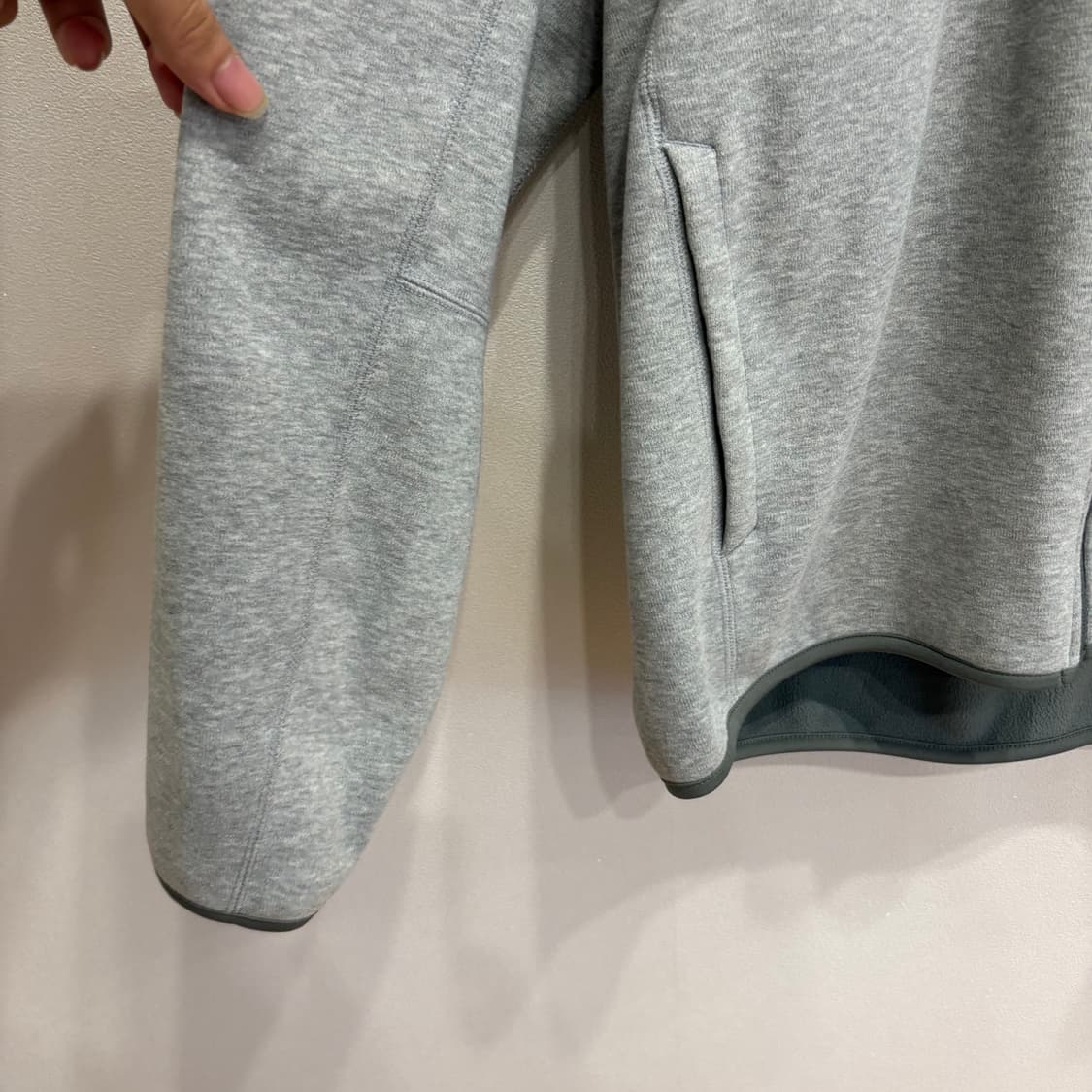 유니클로 후드집업 XL 회색 상품이미지2