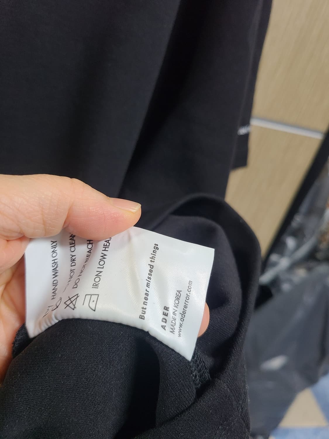 아더에러 반팔티 블랙 상품이미지7