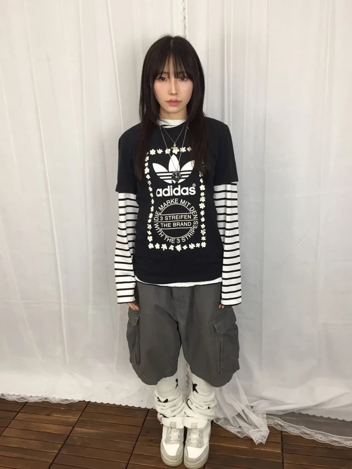 Adidas Pharrell Graphic Tee 상품이미지1