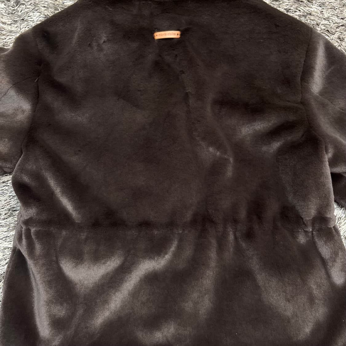 25년 마리끌레르 미디 하이넥 퍼 자켓 (38) 55 상품이미지4