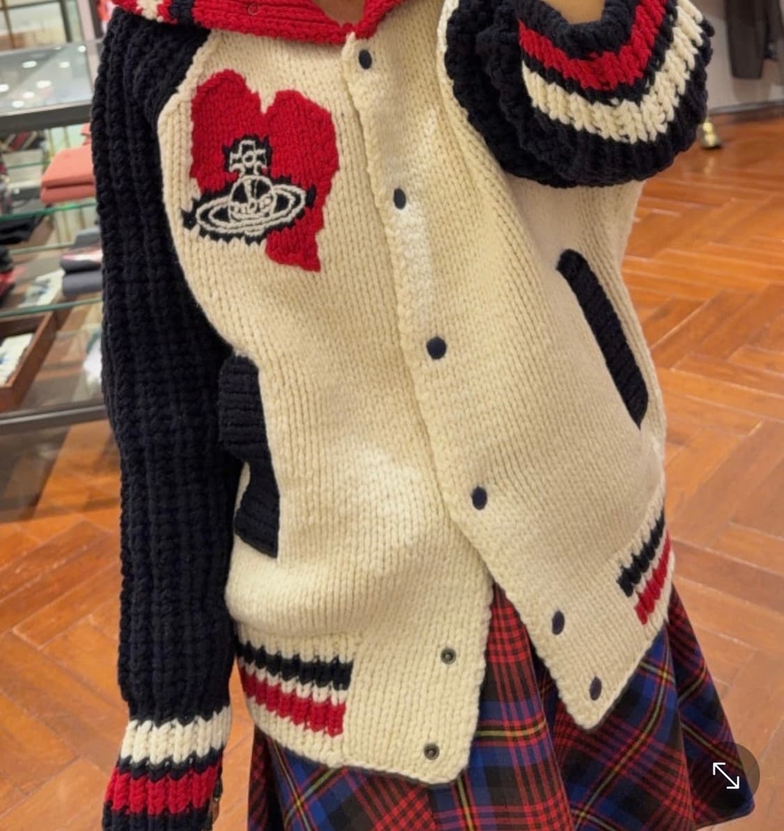 비비안웨스트우드 하트 니트 가디건 집업 정품 상품이미지10