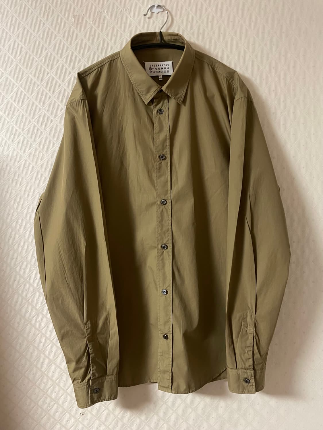 마르지엘라 10번라인 베이지 솔리드셔츠 42 상품이미지1