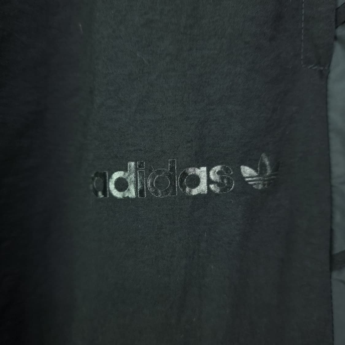 [아디다스] 로고 프린팅 나일론 조거 팬츠 블랙 M19687 상품이미지6