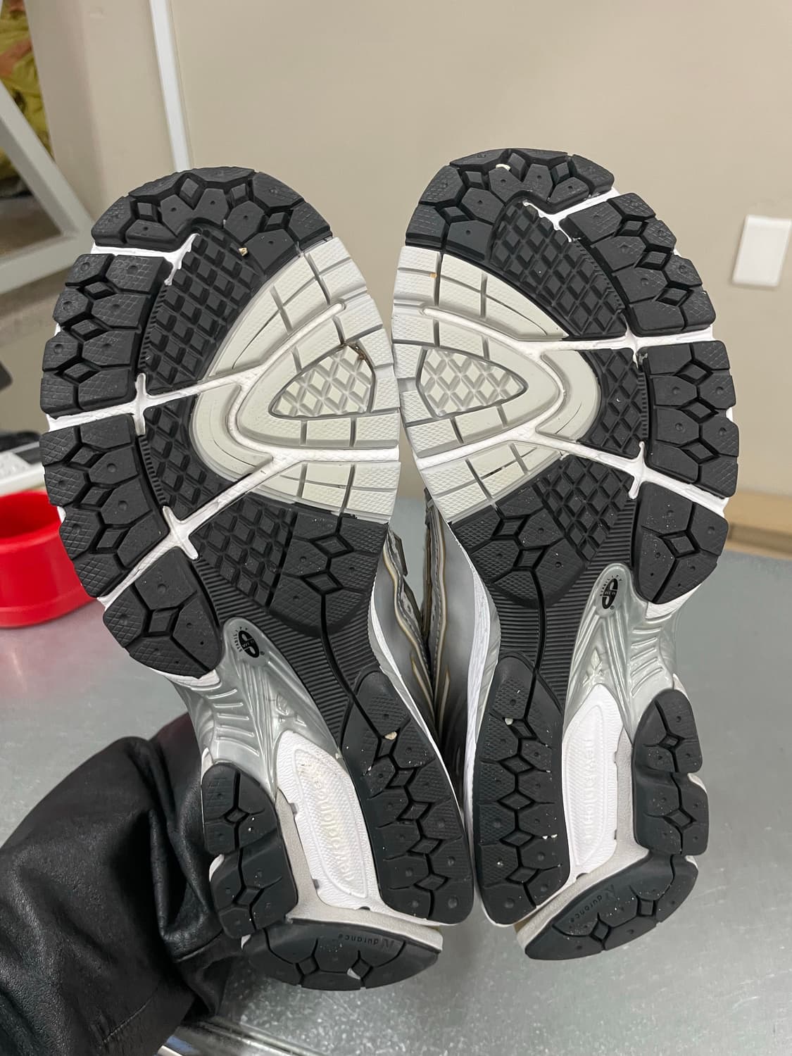 뉴발란스 1906R 화이트 메탈릭 실버 240 상품이미지6