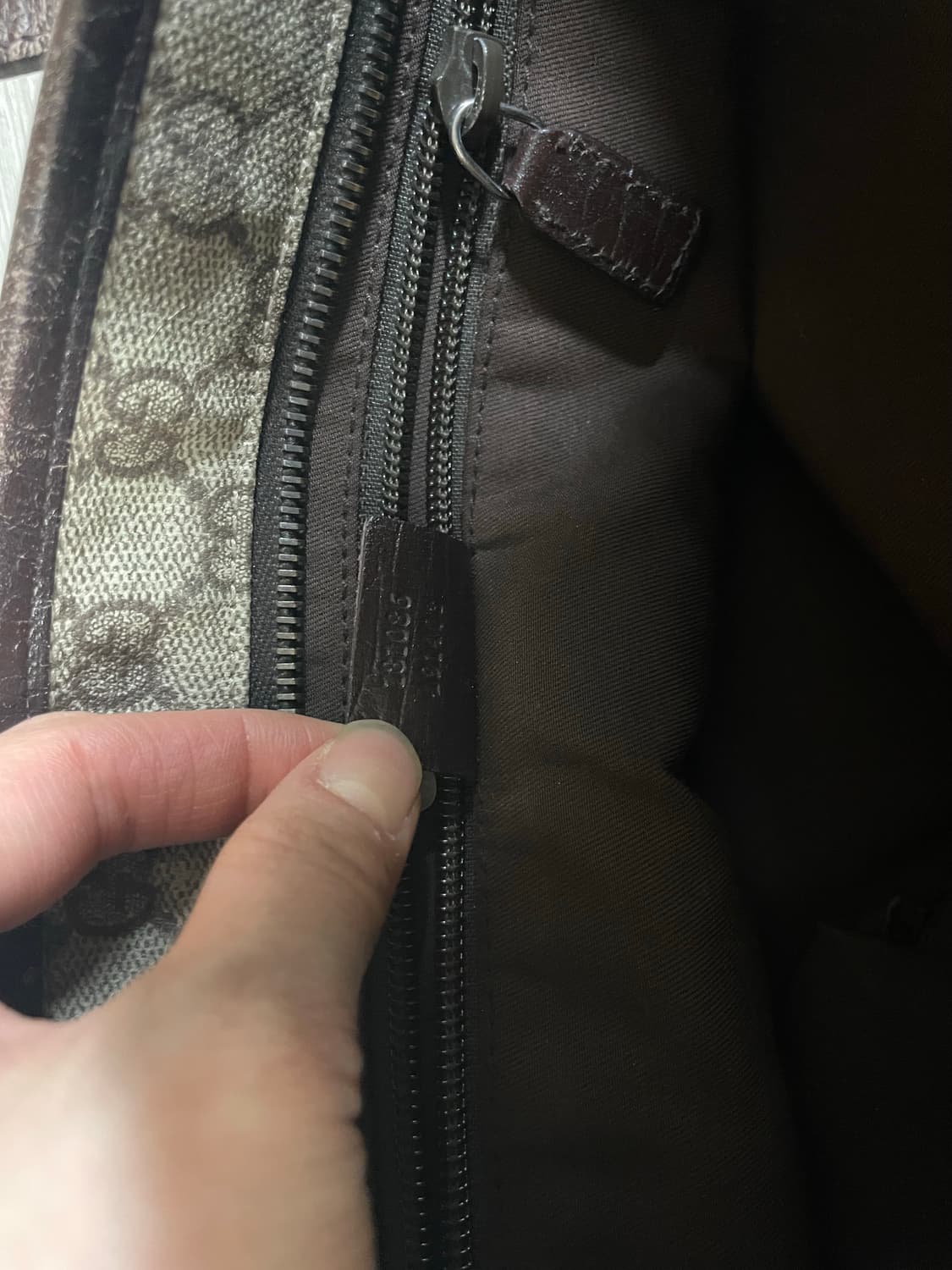 구찌 GG 로고 캔버스 미디움 쇼퍼 토트백 상품이미지9