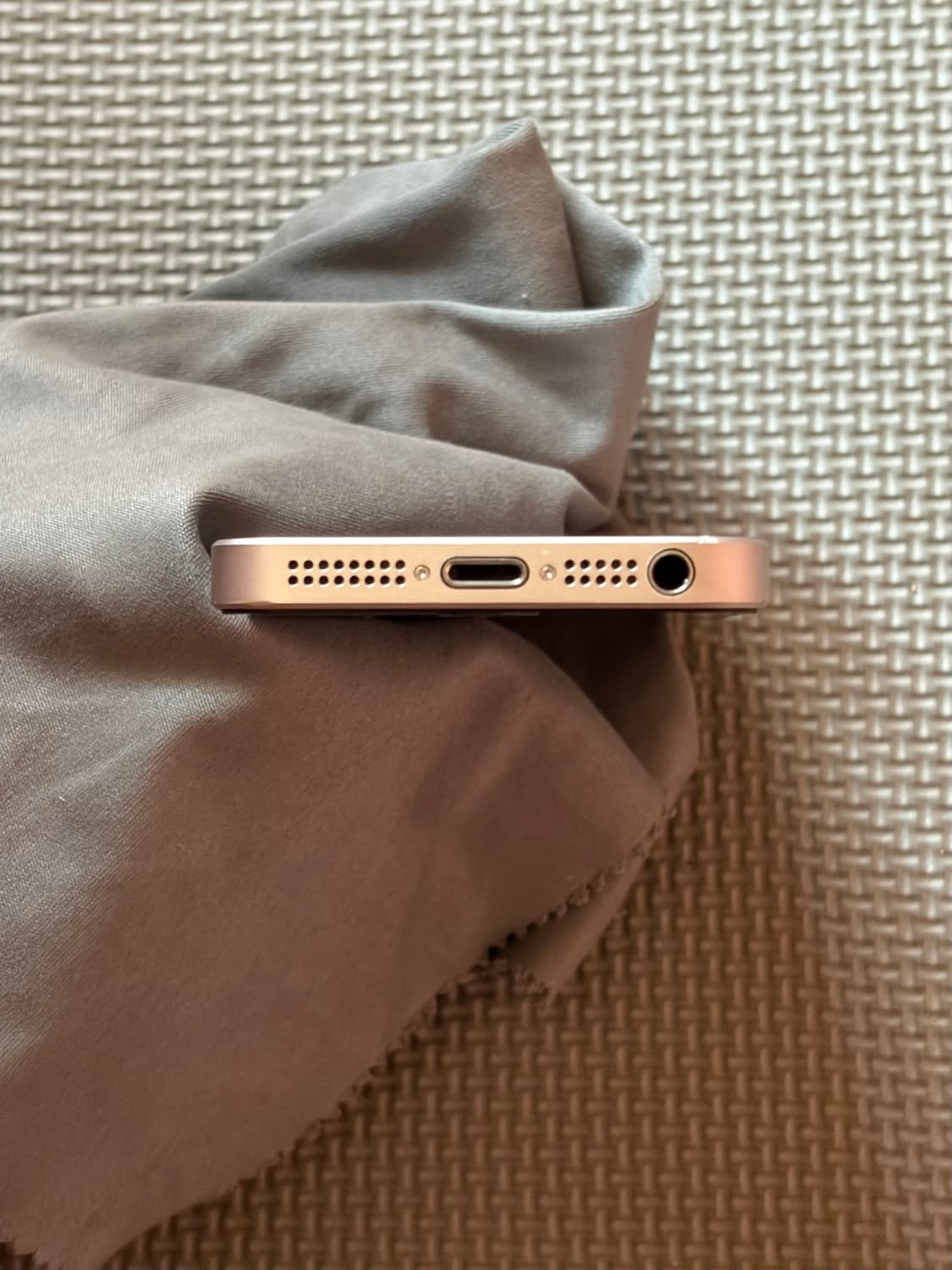 아이폰 se 1세대 64GB 상품이미지3