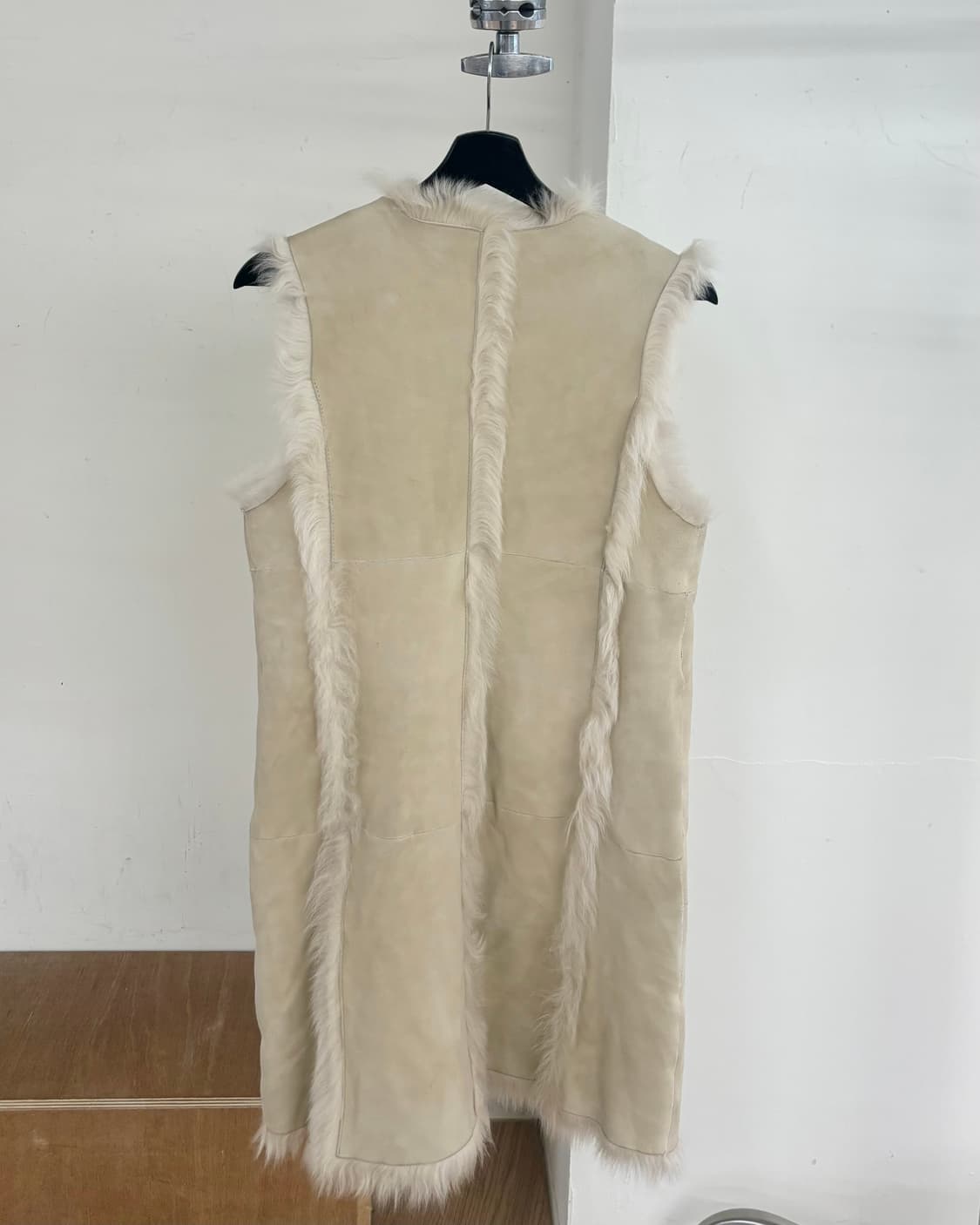 알렉산더 맥퀸 리버서블 시어링 베스트 상품이미지6