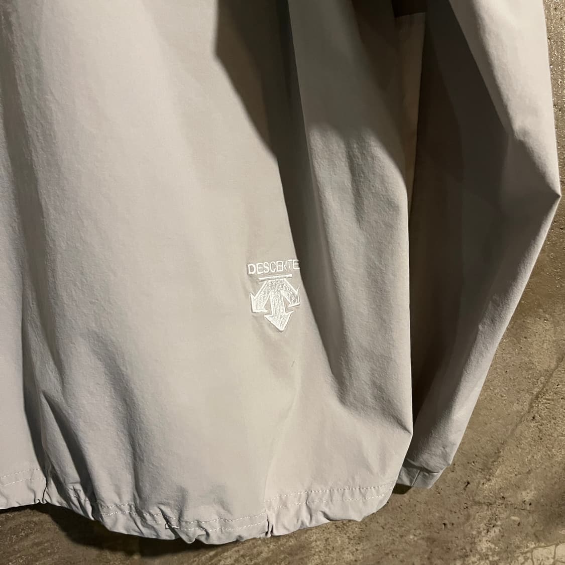 데상트 웜업 맨투맨 상품이미지5