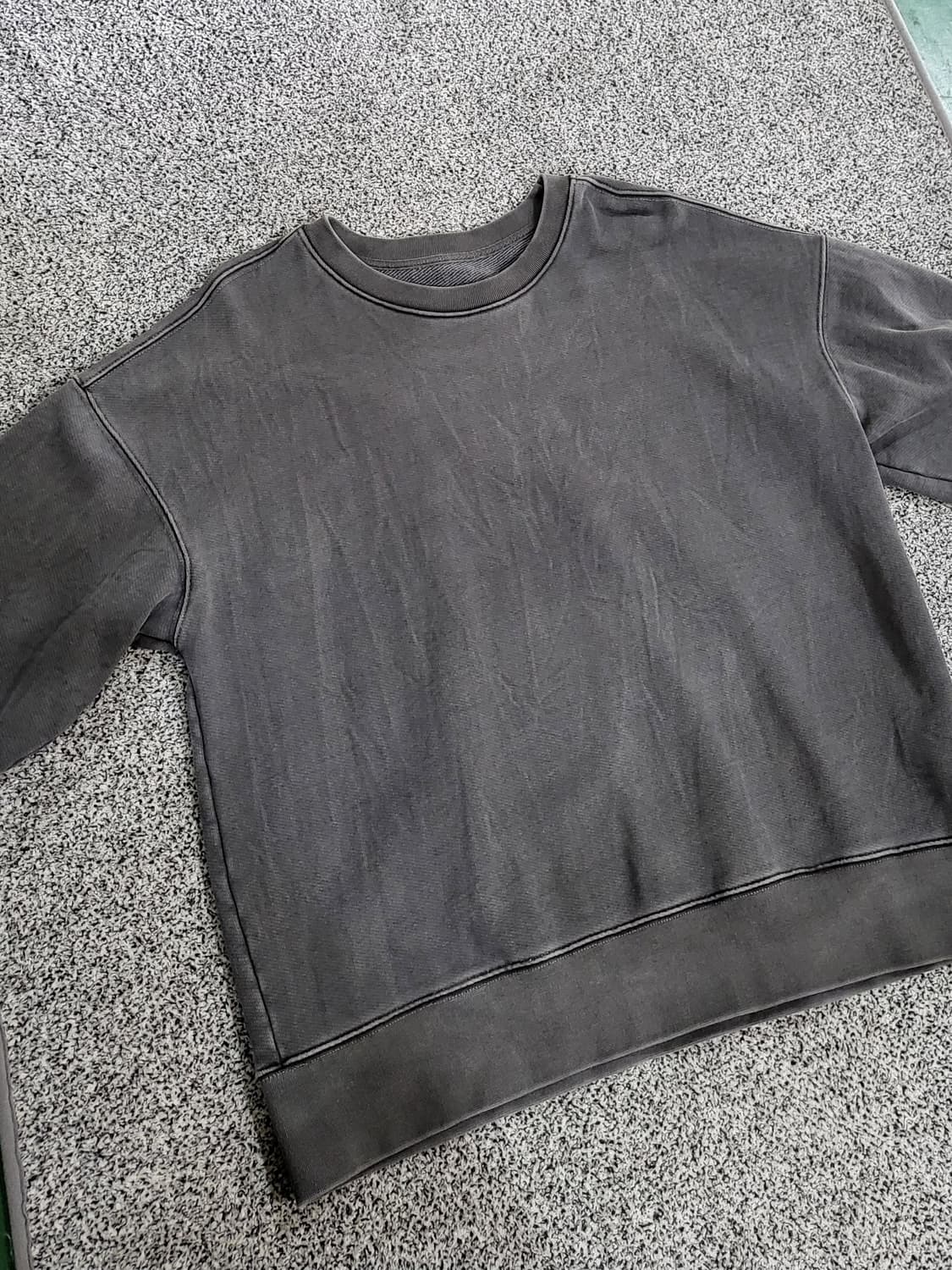 어텐션로우 피그먼트 맨투맨 상품이미지2