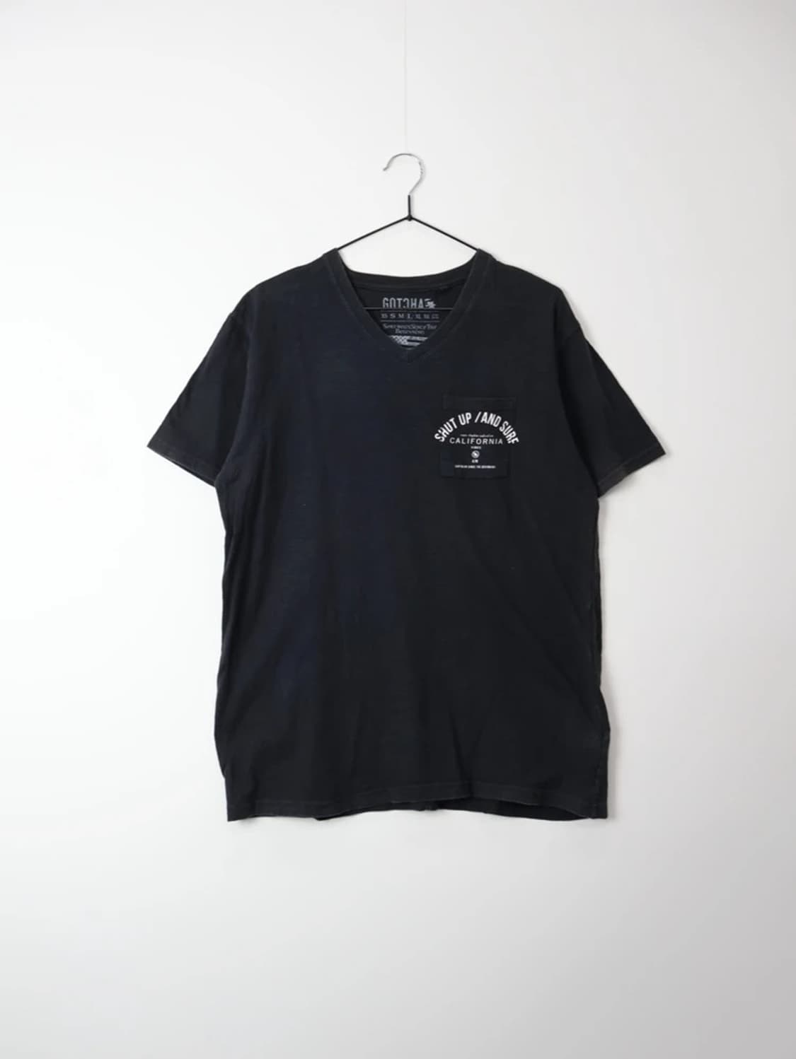 Gotcha V-Neck Surf Graphic Pocket Tee 상품이미지4