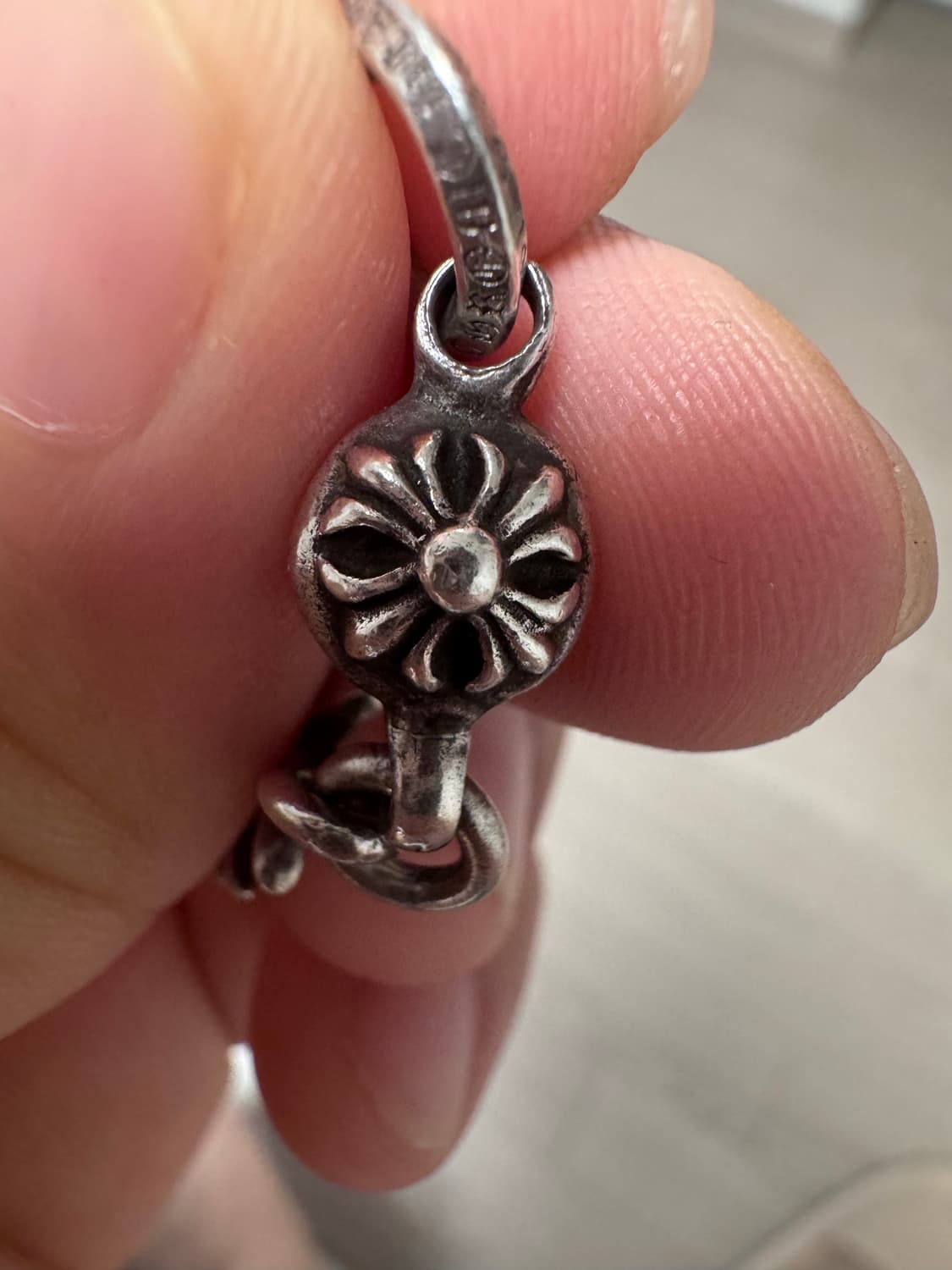 크롬하츠 타이니 원볼 크로스 펜던트 상품이미지4