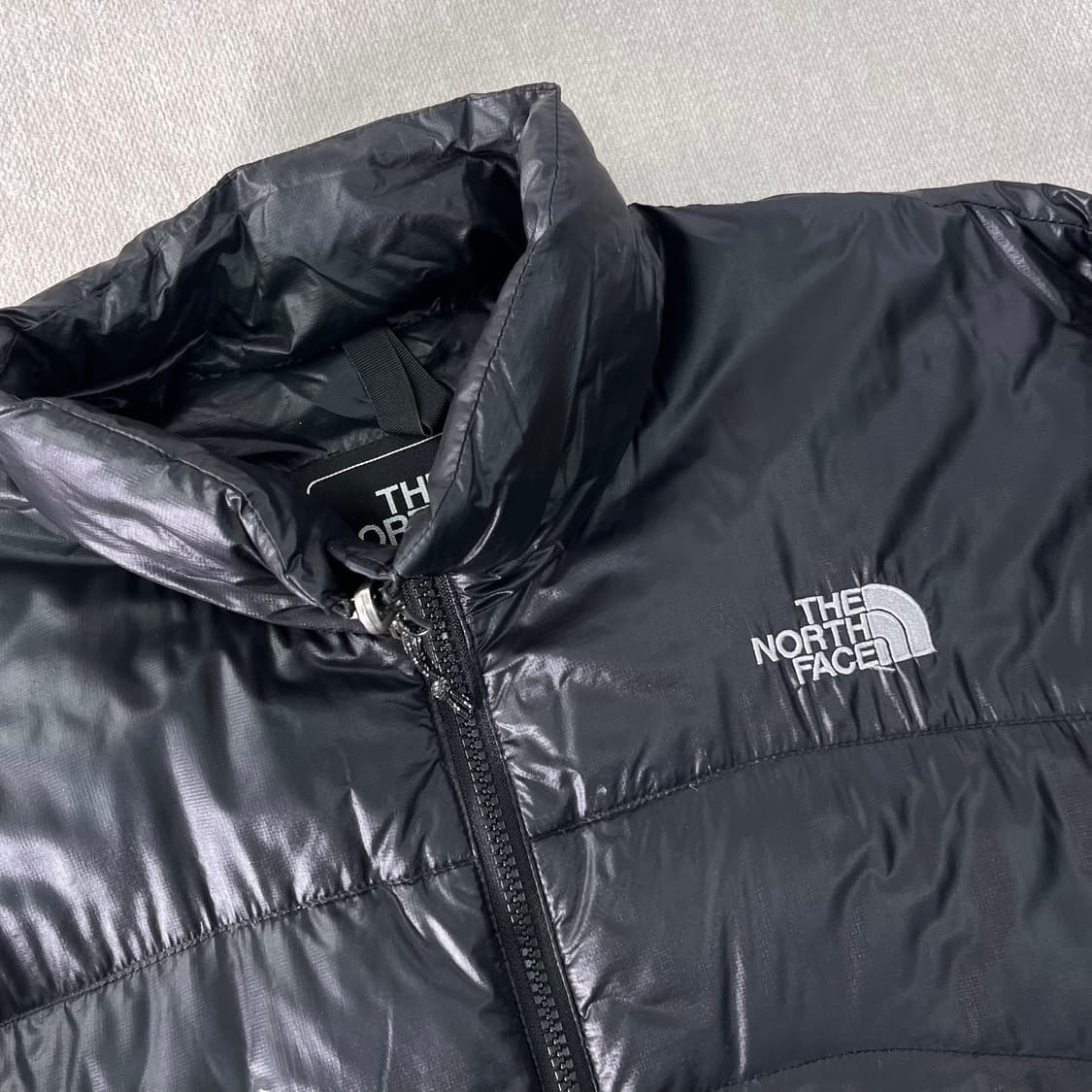 100 노스페이스 써밋시리즈 유광 경량 패딩 상품이미지2