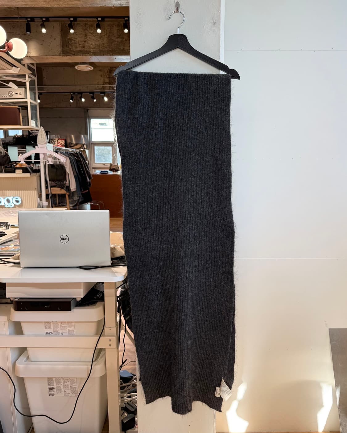 아크네 스튜디오 차콜 모헤어 울 머플러 상품이미지2