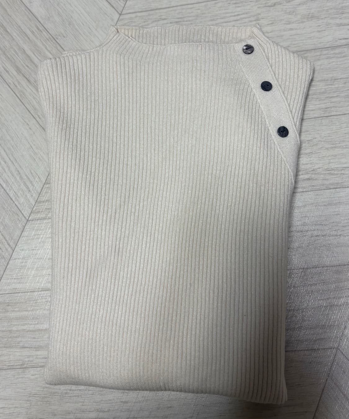 단추 니트 - 아이보리 상품이미지1