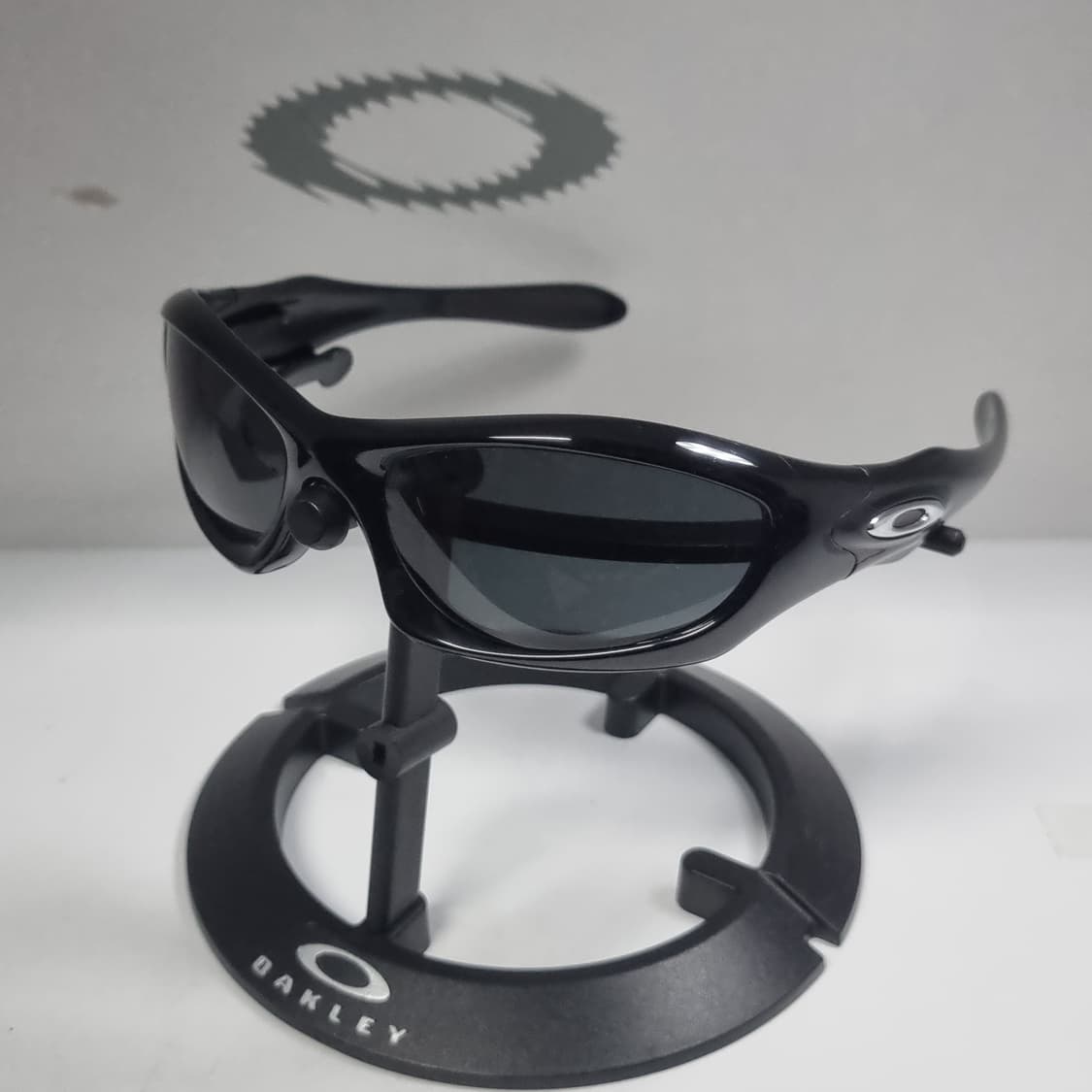 오클리 몬스터독 폴리쉬드 블랙 새렌즈 상품이미지2