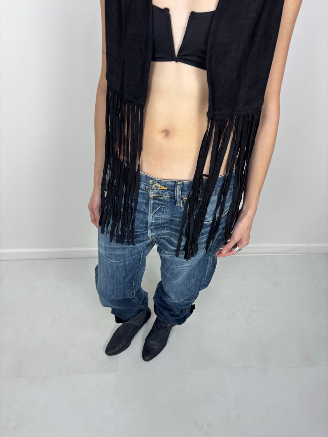 FRINGE SUEDE VEST 상품이미지2