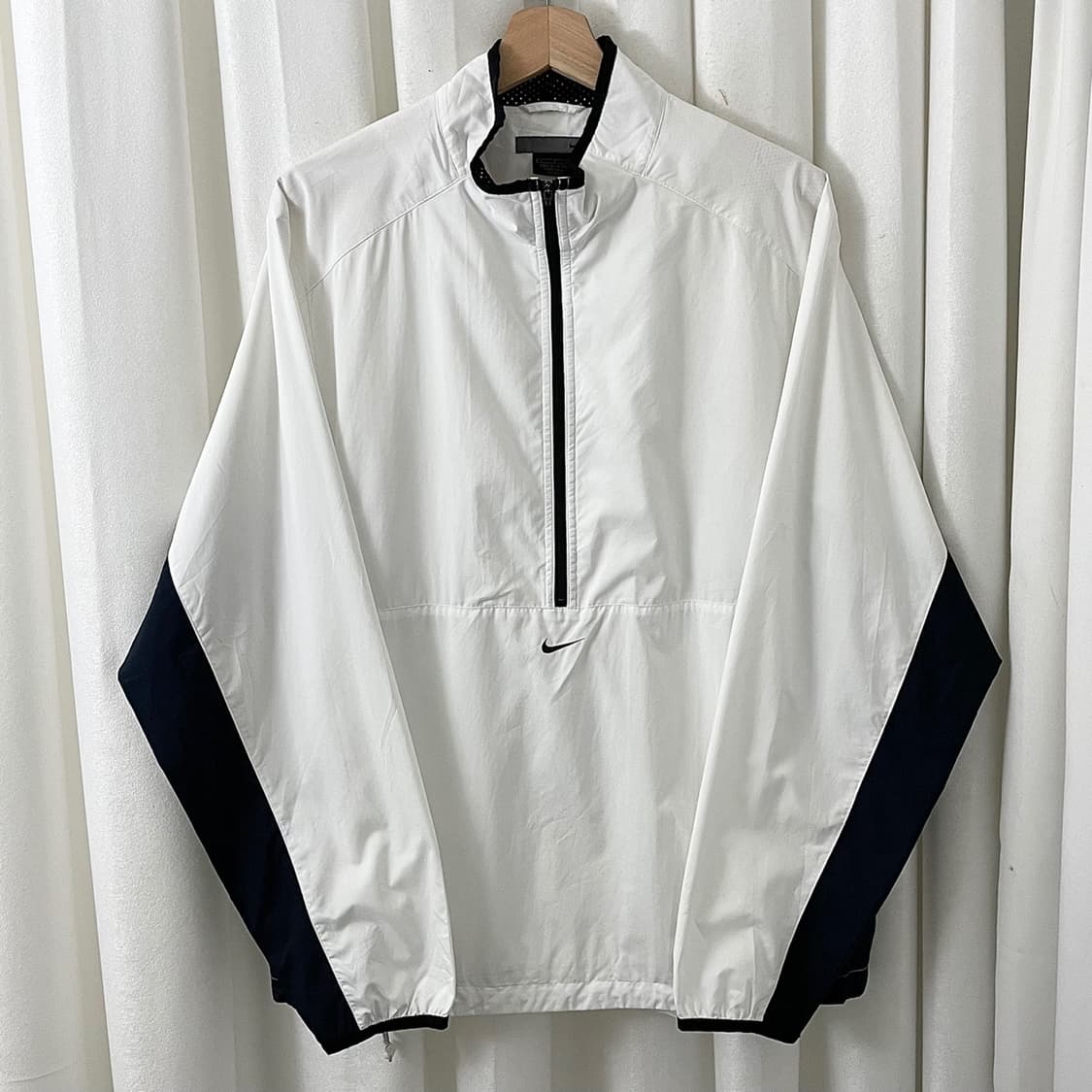 나이키 화이트 배색 아노락 상품이미지2
