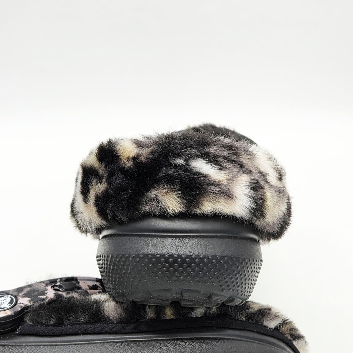  크록스 클래식 퍼 슈어 클로그 블랙 멀티 (M6 W8)   상품이미지2