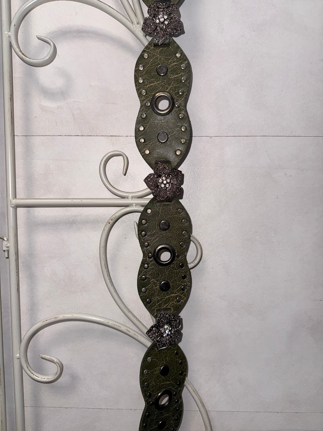 Khaki cubic flower stud punching belt 상품이미지5