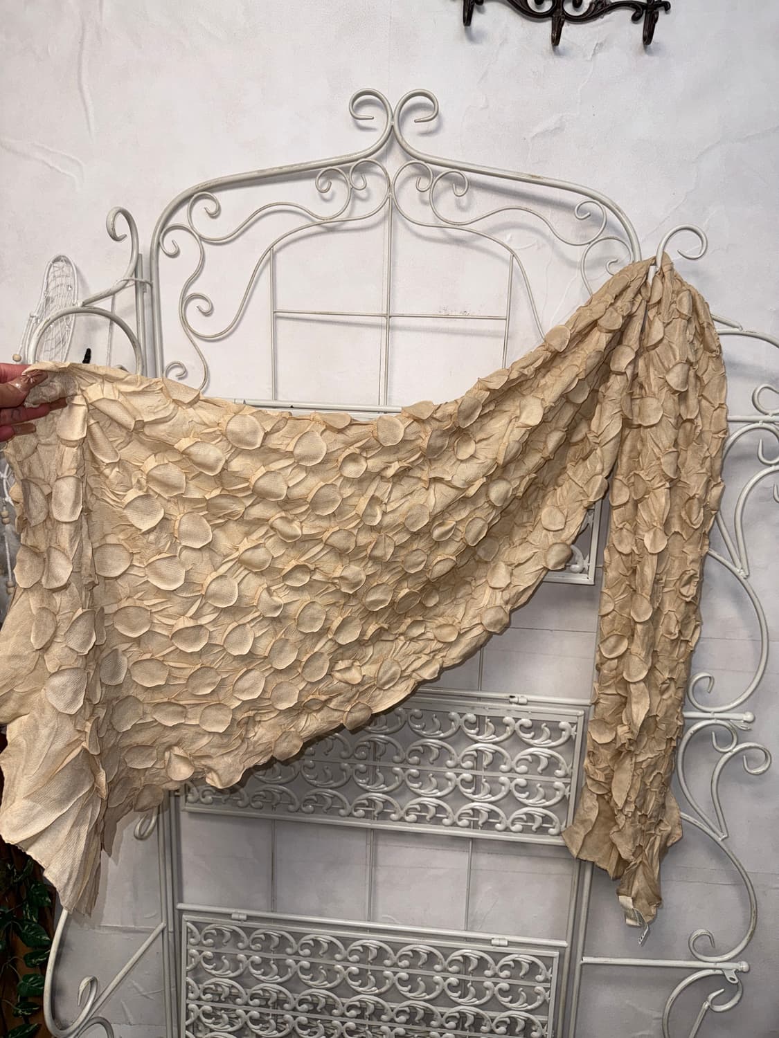 Beige circle pleats scarf 상품이미지2