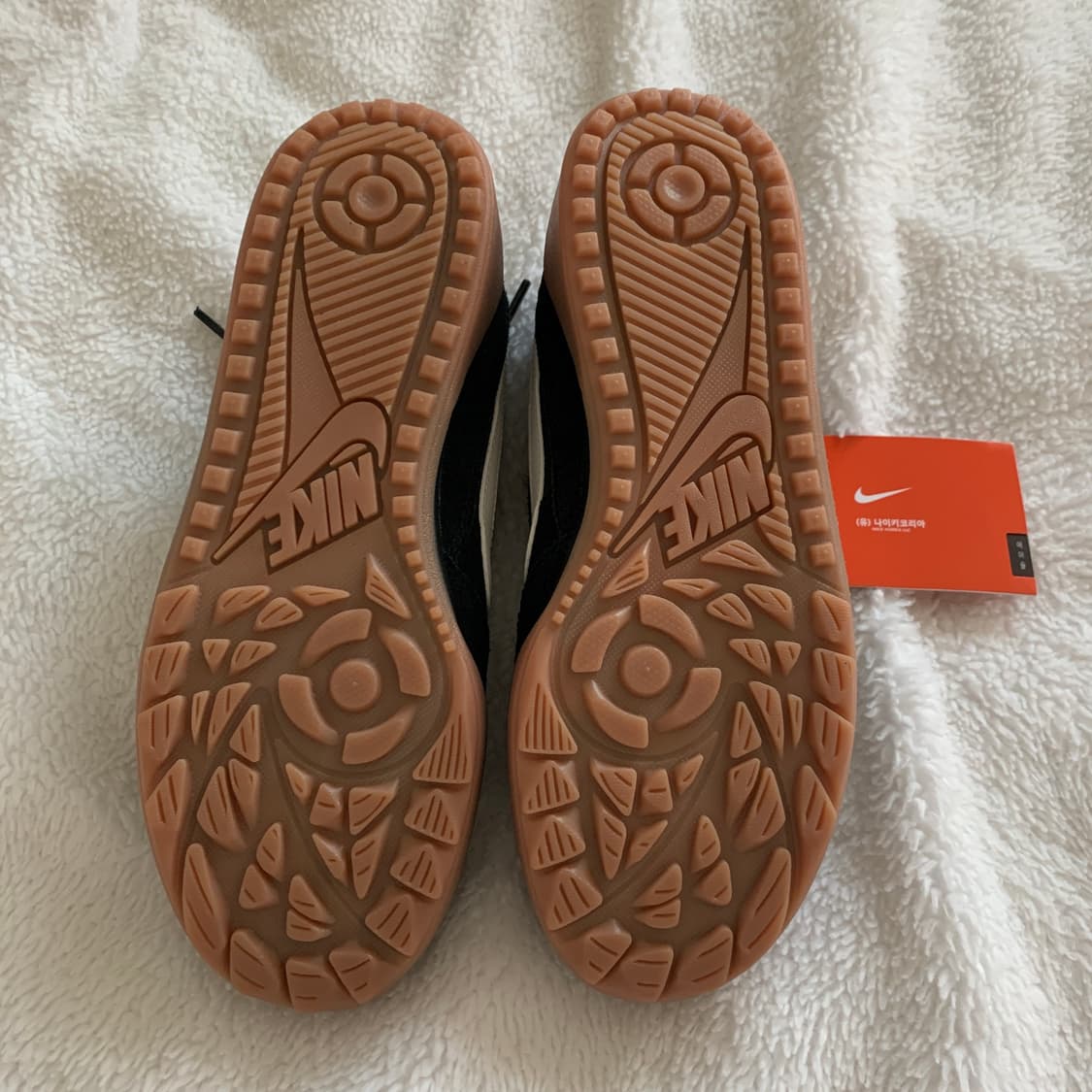 나이키 NIKE 테라 만타 스웨이드 블랙 스니커즈 (새상품) 상품이미지6