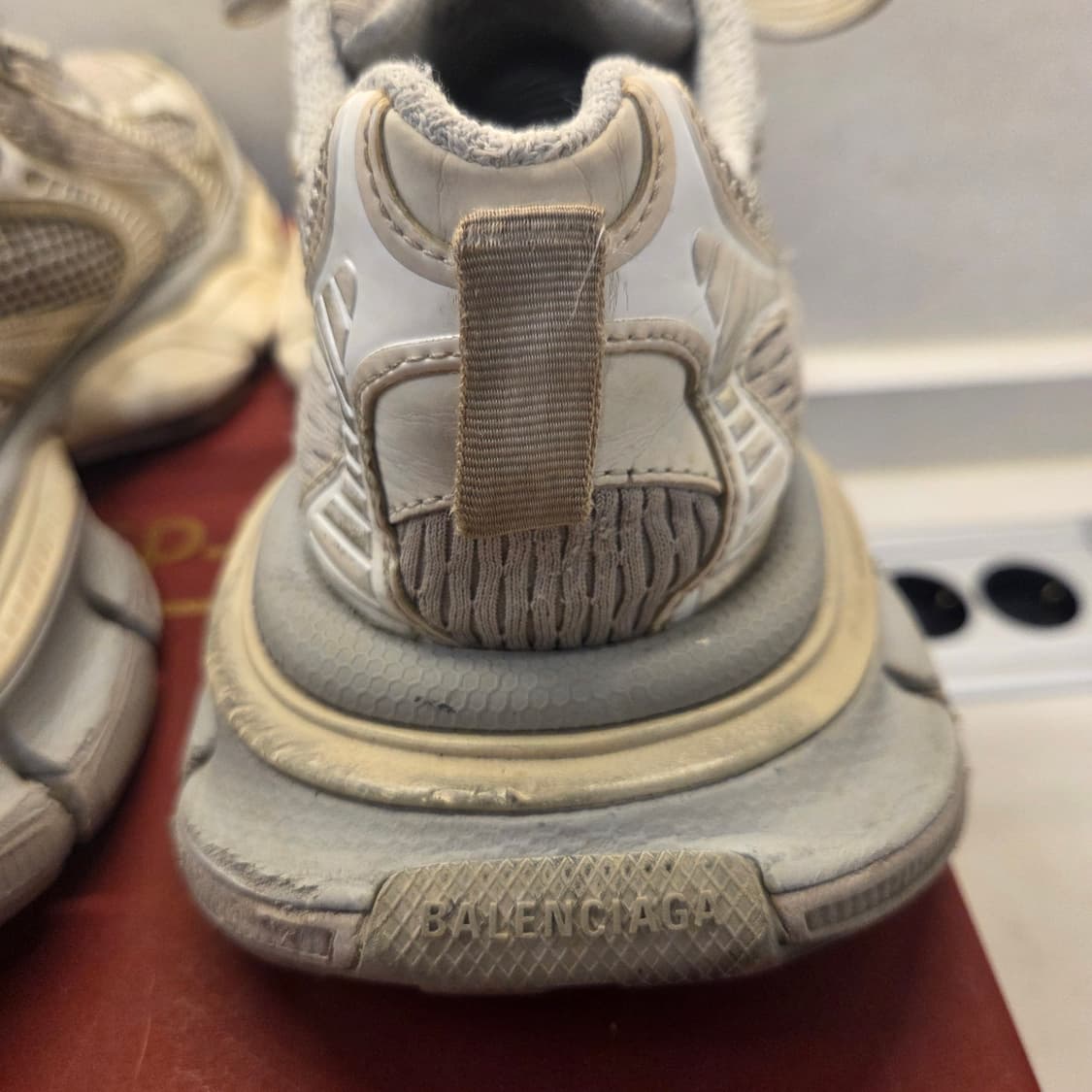 발렌시아가 3XL 에그쉘 40 상품이미지7